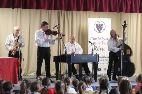 Cimb&aacute;l R&eacute;va 25